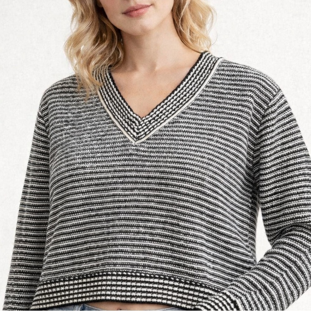House of Harlow 1960 XS Black White Striped Knit Sweater V Neck Classic Preppy